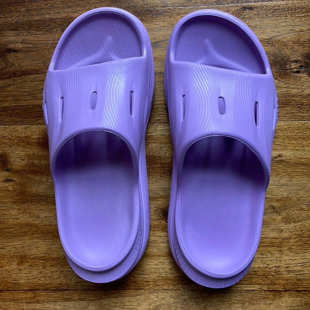 Hoka recovery slide 3 sandal.